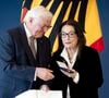 Son titre Weiße Rosen aus Athen a marqué le début de son immense succès dans le pays.

Nana Mouskouri reçoit la Croix Fédérale du Mérite, des mains Frank-Walter Steinmeier (Président fédéral de l'Allemagne) au siège officiel du Spreebogen, à Berlin, le 5 octobre 2026. Action Press / Bestimage
