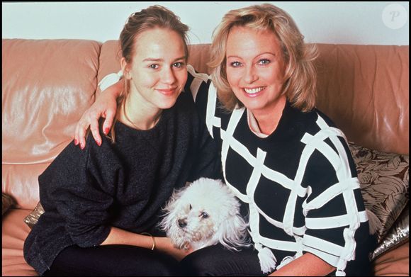 Archives - RDV Evelyne Leclercq et sa fille 09/02/1991 Agence / Bestimage