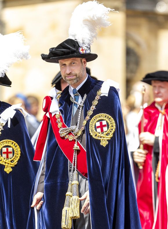 Le fils aîné du roi Charles III prendra la place de son père lorsque ce dernier aura rendu son dernier souffle

Le prince William lors du Order Of The Garter Service au château de Windsor le 16 juin 2025.
Crédit : Backgrid UK/ Bestimage