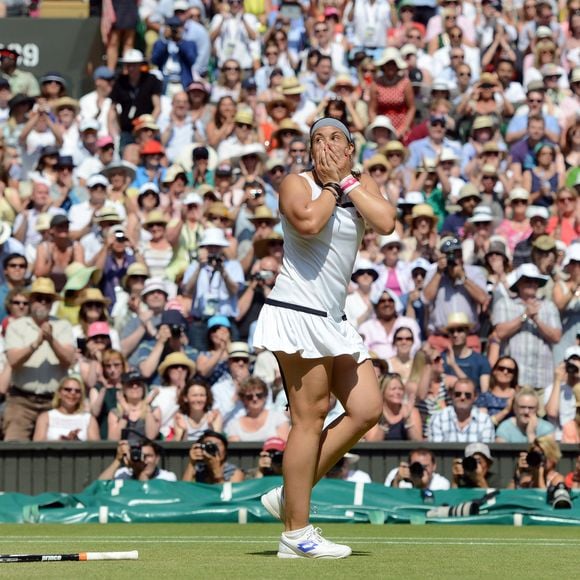 C'est une ancienne championne qui connait bien la pression des grands tournois de tennis. 

Marion Bartoli - Marion Bartoli a remporté son tout premier succès en grand chelem en disposant de l'Allemande Sabine Lisicki en finale de Wimbledon à Londres.
©AGENCE / BESTIMAGE