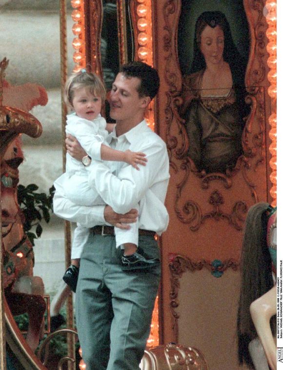 Michael Schumacher avec sa fille Gina Maria en Italie.
© FOCUS AGENCY / BESTIMAGE