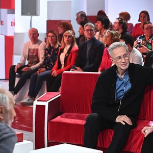 Exclusif - Thierry Lhermitte, Josiane Balasko et Gérard Jugnot - Enregistrement de l'émission Vivement dimanche consacrée à l'équipe du Splendid au studio Rive Gauche, presentée par Michel Drucker . Diffusion sur France 3 le  . présentée par M.Drucker, diffusée le 23 février 2025 sur France 3. 
© Guillaume Gaffiot / Bestimage