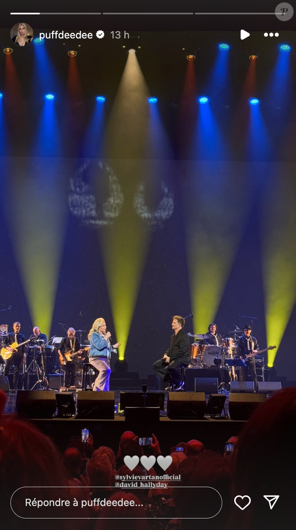 La toute dernière soirée avait d'ailleurs été marquée par la présence émouvante de toute sa famille sous les projecteurs.

David Hallyday rejoint Sylvie Vartan sur scène durant son dernier concert.