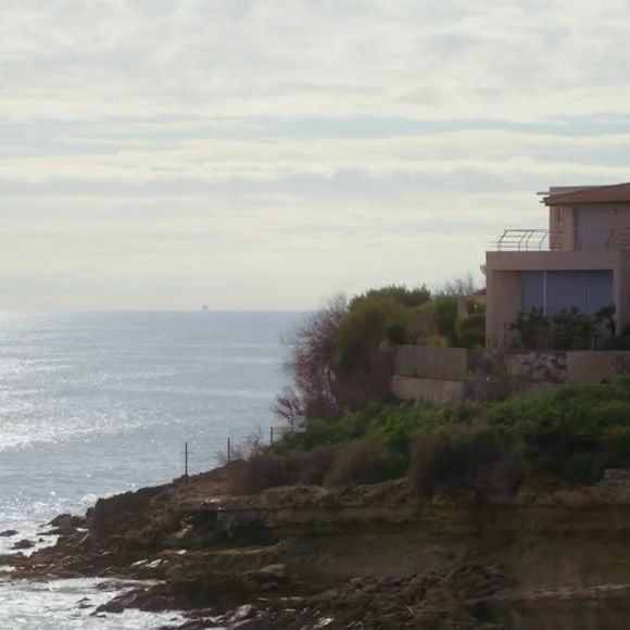 Jean-Pierre Foucault fait visiter sa maison de Carry-le-Rouet dans l'émission Côté Sud, le 3 avril. Capture d'écran France 3