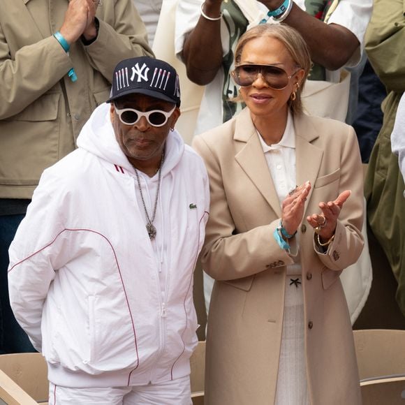 Spike Lee et sa femme Tonya Lewis Lee assistent au tournoi de Roland Garros 2025 le 7 juin 2025 à Paris, France. Photo par Laurent Zabulon/ABACAPRESS.COM