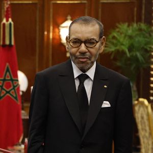Mohammed VI possède plusieurs biens d’exception sur le sol français, dont le très secret château de Betz, dans l’Oise.
Le président de la République française Emmanuel Macron et le roi Mohammed VI lors de leur entretien au palais royal à Rabat
© Ludovic Marin / Pool / Bestimage