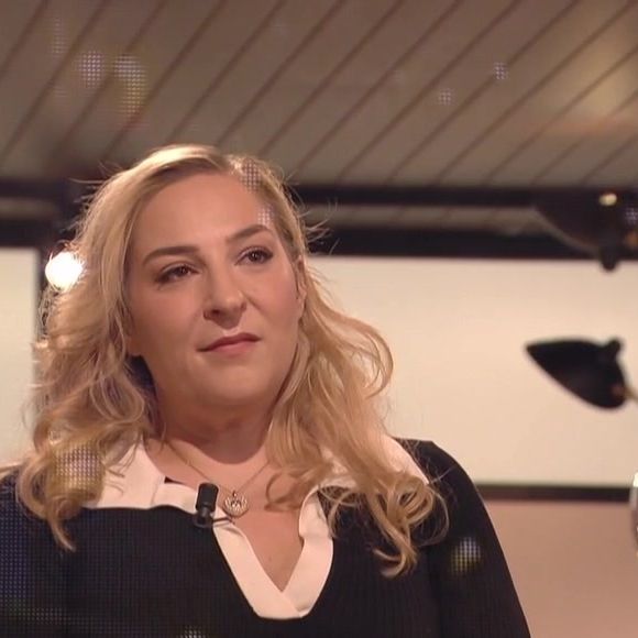 Marilou Berry invitée sur le plateau "En Aparté" le 8 avril 2025, la comédienne se livre sur sa maman Josiane Balasko.