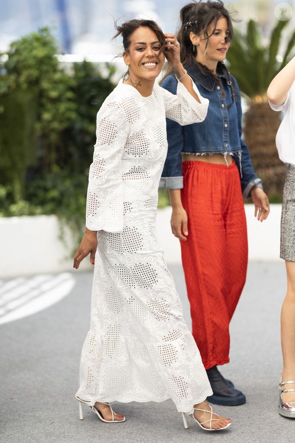 Très heureuse de pouvoir se rendre au Festival de Cannes, celle qui a été révélée dans l'émission Nouvelle Star n'a pu s'empêcher de sourire à pleines dents devant les photographes

Amel Bent au photocall du film "Ma Frère" lors du 78ème Festival International du Film de Cannes, au Palais des Festivals à Cannes, France, le 22 mai 2025. © Jacovides-Moreau/Bestimage