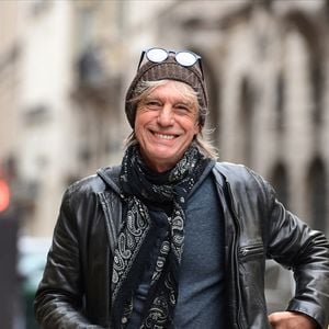 L’ex-chanteur de Téléphone revient aux sources dans le Vaucluse. Devenu grand-père, l'artiste souhaite agir concrètement pour la ville qui l'a vu grandir. 

Exclusif - Prix spécial - Alain Chamfort, Muriel Robin, Maïwenn, Carla Bruni....Hommage à la chanteuse Dani en l'église Saint-Roch à Paris

© BestImage