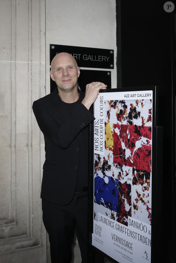 Tiphaine Auzière était aussi de la partie et a fait sensation dans une combinaison bustier rose fuchsia. Matthieu Gasser, le compagnon de Laurence, a, lui aussi, fait le déplacement tout aussi fier de sa chérie que le reste de la famille. 

Exclusif - Matthieu Gasser lors du vernissage de l'exposition de Danhôo à la galerie A2Z Art Gallery à Paris le 29 avril 2025.

© Jack Tribeca / Bestimage