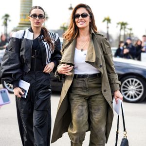 Shana Leelee Chasman et Nadia Farès assistent au défilé Christian Dior Mode Féminine Prêt-à-Porter Automne/Hiver 2025-2026 dans le cadre de la Fashion Week de Paris le 04 mars 2025 à Paris, France.  © ucia Sabatelli / Bestimage