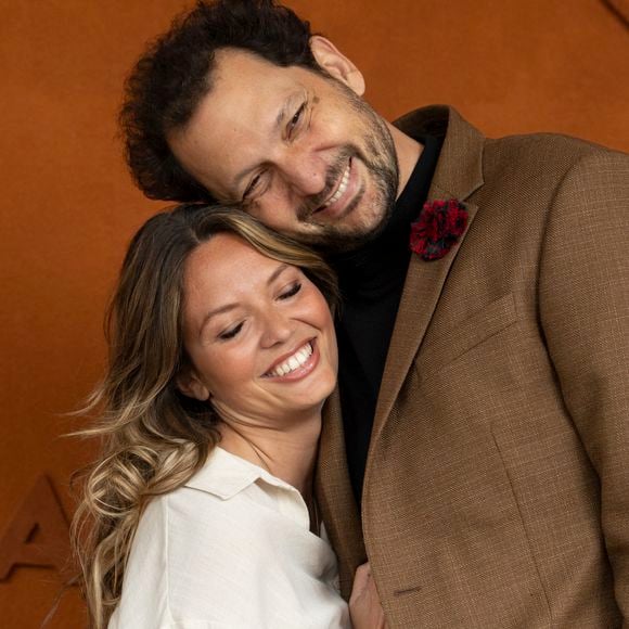 Éric Antoine et sa compagne Gennifer Demey au village lors des Internationaux de France de Tennis de Roland Garros 2025, à Paris, France, le 7 juin 2025. © Cyril Moreau/Bestimage