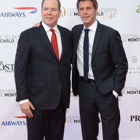 Une vidéo a capté leur salutation affectueuse, confirmant la sincérité de leur lien au-delà des titres.

Le prince Albert II de Monaco et le prince Emmanuel-Philibert de Savoie à la cérémonie d'ouverture du 54ème Festival de Télévision de Monte Carlo le 7 Juin 2014. Photo par Frederic Nebinger / Bestimage