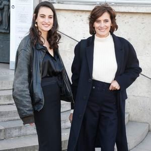 Inès de la Fressange et sa fille Nine Marie d'Urso - Arrivées au défilé de mode Haute-Couture printemps-été 2020 "Schiaparelli" à Paris. Le 20 janvier 2020
© Christophe Aubert via Bestimage