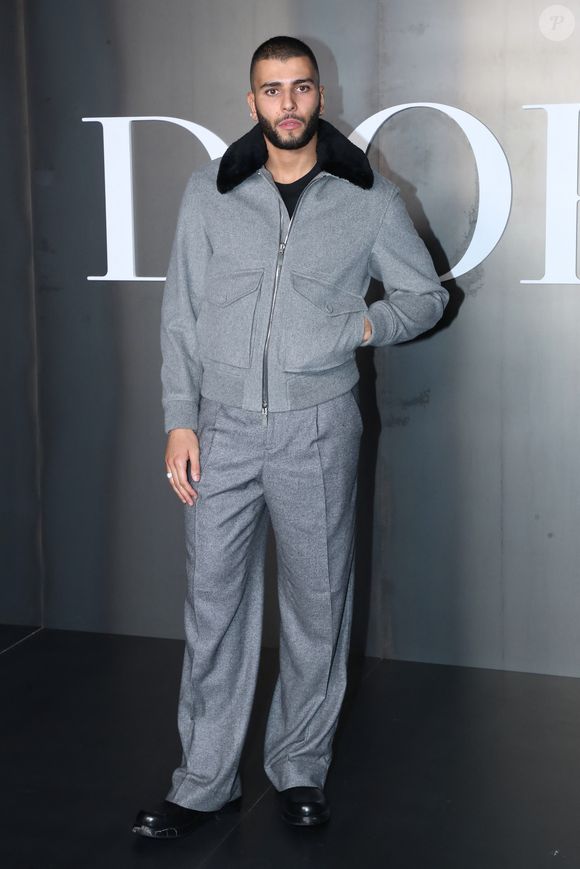 Younes Bendjima au photocall du défilé Dior Homme à l'École-Militaire lors de la semaine de la mode masculine automne/hiver 2025-2026 à Paris, France, le 24 janvier 2025. © Bertrand Rindoff/Bestimage