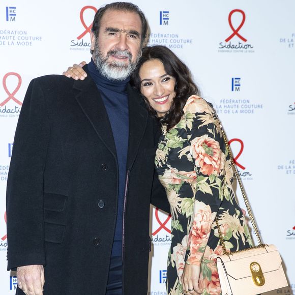 Eric Cantona et sa femme Rachida Brakni lors du photocall de la 18ème édition du "Dîner de la mode du Sidaction" au Pavillon Cambon Capucines - Potel et Chabot à Paris, le 23 janvier 2020. 

Photo : Olivier Borde / Bestimage