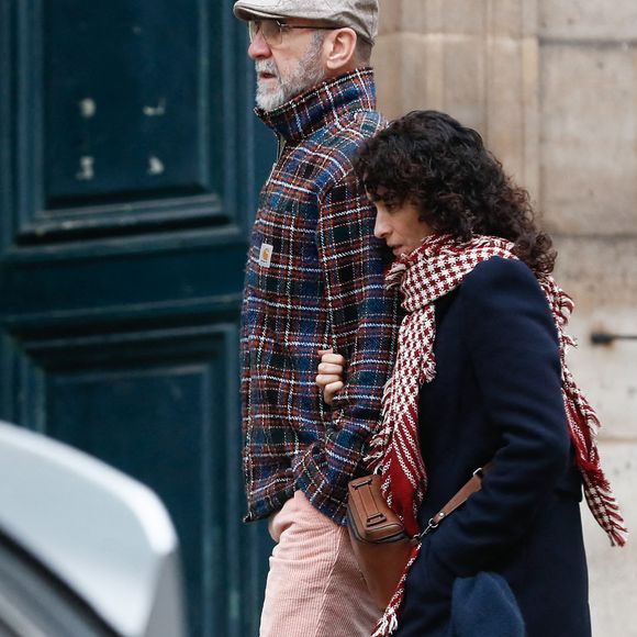 Éric Cantona et sa femme Rachida Brakni - Arrivées aux obsèques de Niels Arestrup à l'Église Saint-Roch à Paris. Le 10 décembre 2024
© Christophe Clovis / Bestimage
