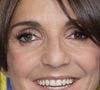 Florence Foresti a opté pour un élégant costume beige, tandis qu’Alexandre Kominek misait sur des tons naturels et sobres.

Florence Foresti lors de la première du film "Une famille de bâtards" au cinéma Pathé Palace à Paris le 7 juin 2026. © Coadic Guirec / Bestimage