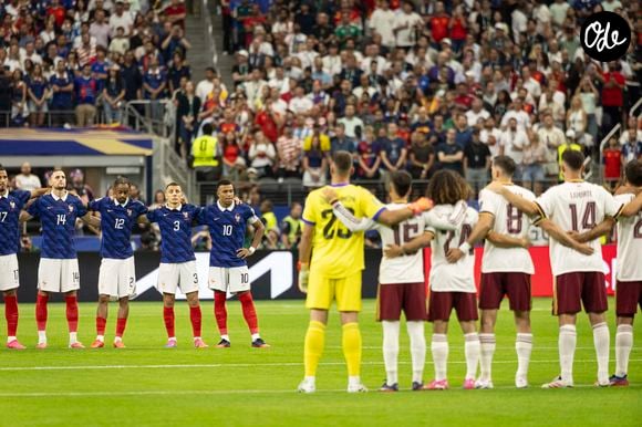 Formation protocolaire de l'équipe de France et Spain avant le coup d'envoi. - Match de demi-finale "France - Espagne (2-0)" lors de la Coupe du Monde FIFA 2026 (FIFA World Cup 2026), le 14 juillet 2026. Elyxandro Cegarra / PsnewZ / Bestimage