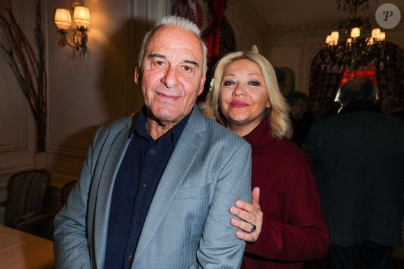 Michel Fugain et son épouse Sandra lors de la soirée de lancement du livre Sardou Regards de Bastien Kossek publié par les éditions Ramsay à l'hôtel Raphael, Paris, France, le 15 avril 2019. Photo by David Boyer/ABACAPRESS.COM