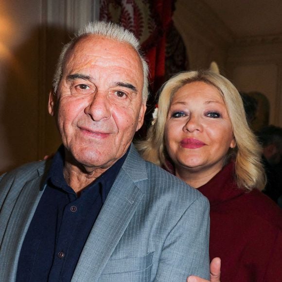 Michel Fugain et son épouse Sandra lors de la soirée de lancement du livre Sardou Regards de Bastien Kossek publié par les éditions Ramsay à l'hôtel Raphael, Paris, France, le 15 avril 2019. Photo by David Boyer/ABACAPRESS.COM