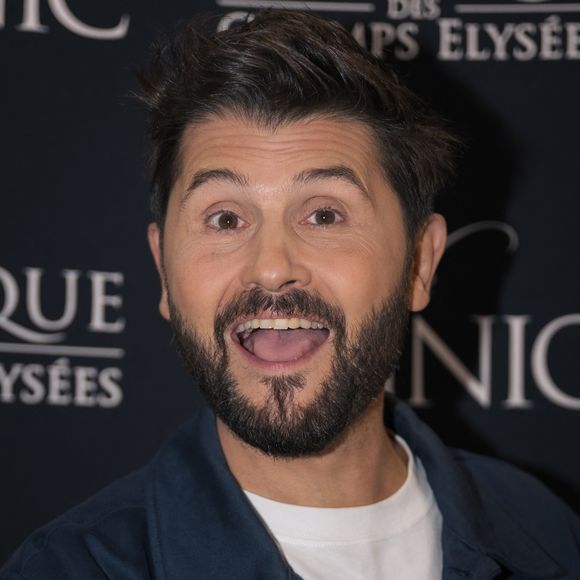Figure emblématique de TF1, celui qui se retrouve aux commandes de l’émission "Bonjour et vous" dès ce lundi 19 janvier à 10 h, a pu se confier à Eric Dussart dans "On refait le télé" sur RTL samedi 17 janvier.

Christophe Beaugrand et Justine Aucello au photocall pour la soirée "Inside Clinic" à la clinique des Champs Elysées, à Paris, France, le 8 octobre 2025. © Florian Lavielle/Bestimage