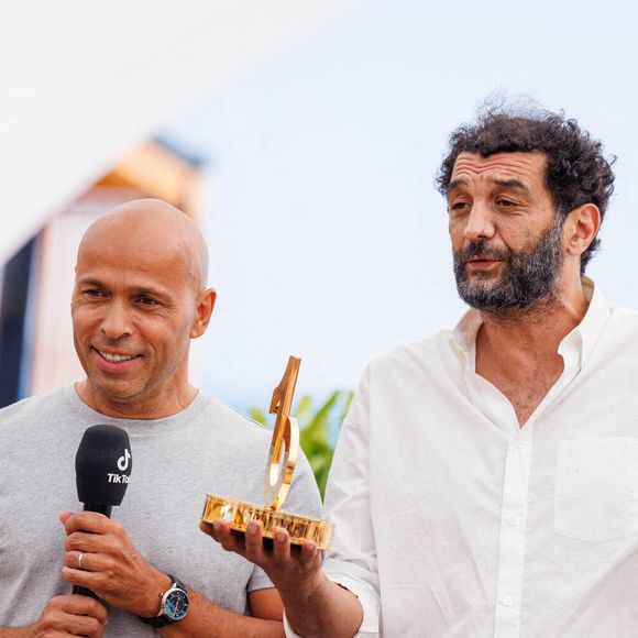 Le comparse d'Éric Judor boit encore aujourd'hui mais "plus comme avant"

Éric Judor et Ramzy Bedia assistent à la cérémonie des lauréats du concours international de courts métrages TikTok #TikTokShortFilm qui se tient à La plage de la palme le 23 mai 2023 à Cannes, France. Photo by David Boyer/ABACAPRESS.COM