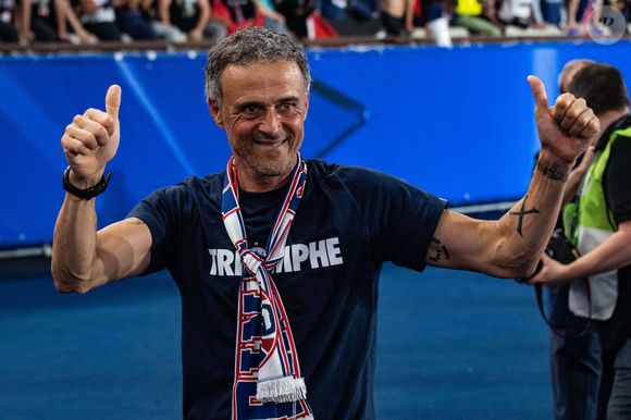 Luis Enrique - Les joueurs du PSG célèbrent leur titre de Champion d'Europe au Parc Des Princes à Paris, le 1er juin 2025.
© Baptiste Autissier/PsnewZ/Bestimage
