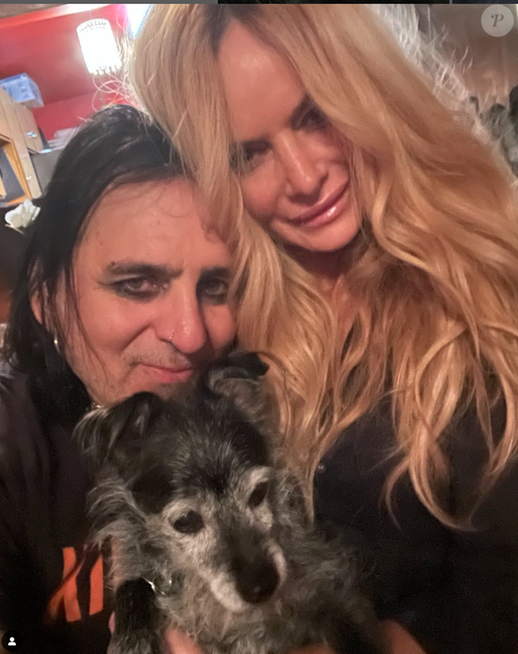 Il s'agit de Kimberly Burch, la fiancée de Taime Downe

Kimberly Burch sur Instagram, avec Taime Downe.