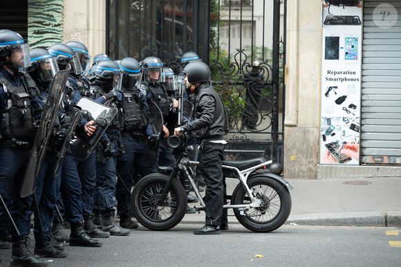Manifestation du mouvement "bloquons tout" dans le quartier de la Gare du Nord à Paris le 10 septembre 2025.

© Jonathan Jacob / Bestimage