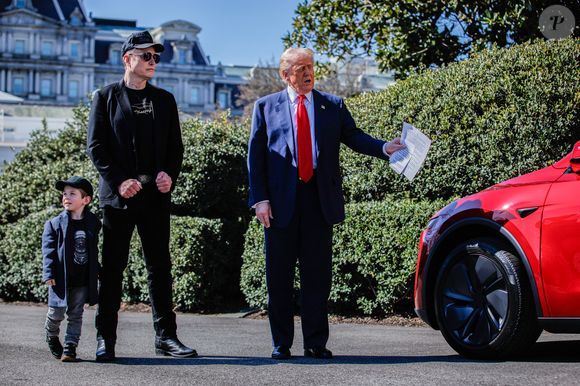 Justine Musk, la première épouse du milliardaire Elon Musk, en connaît un rayon sur la richesse et le travail nécessaire pour y arriver.

Elon Musk et Donald Trump, le 11 mars 2025, à la Maison Blanche Photo Press Service / BESTIMAGE