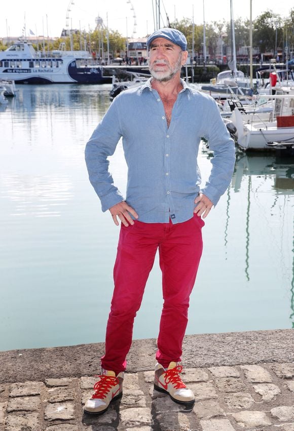 Ses propos dans Clique ont été largement salués sur les réseaux sociaux.

Info - Eric Cantona grand-père pour la deuxième fois en 10 jours, sa fille Joséphine a donné naissance à un petit garçon - Eric Cantona - Photocall du film en compétition "Murder Club" lors de la 26ème Edition du Festival de la Fiction de La Rochelle. Le 12 septembre 2024
© Patrick Bernard / Bestimage