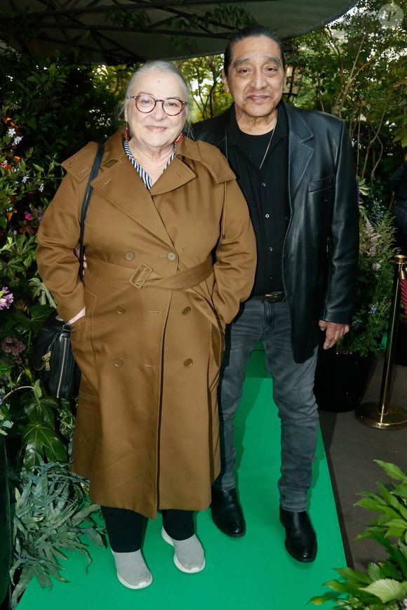 L’actrice de 76 ans a raconté avoir été victime d’une arnaque sur son téléphone portable. 

Josiane Balasko et son mari George Aguilar lors du Prix de la La Closerie des Lilas à Paris 2025
© Christophe Clovis / Bestimage