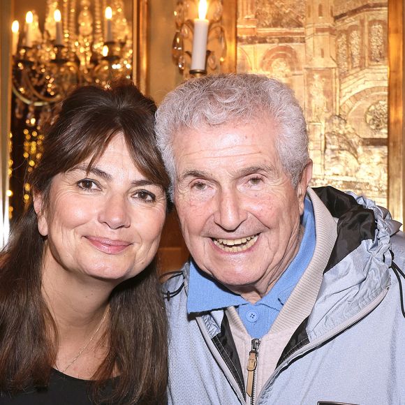"Norbert est parti ce matin en toute discrétion. Il a travaillé dans ce cimetière pendant 30 ans", a-t-elle écrit sur les réseaux, avant de rendre hommage à cet homme disparu.

Exclusif - Valérie Perrin et Claude Lelouch au cocktail des écrivains au Fouquet's à Paris, le 27 novembre 2024.

Photo : Cédric Perrin / Bestimage