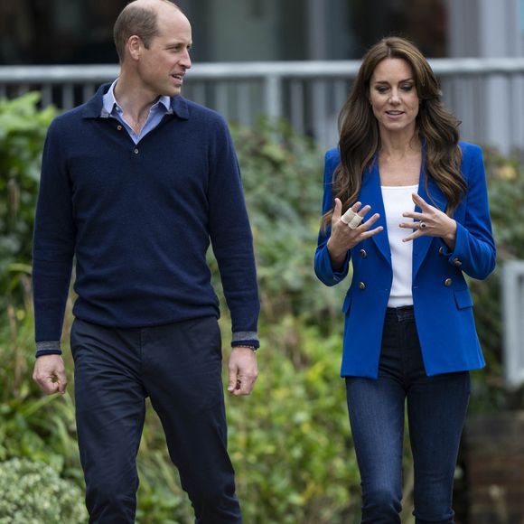 Le prince William, prince de Galles, et Catherine (Kate) Middleton, princesse de Galles, au centre sportif national de Bisham Abbey à Marlow, à l'occasion de la Journée mondiale de la Santé mentale, le 12 octobre 2023.