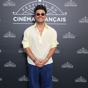 Kev Adams au photocall de la cérémonie de clôture de de la 5ème édition du Festival du Cinéma Français & Gastronomie (7ème art et gastronomie), à à Aix-les-Bains, France, le 6 juin 2026. © Denis Guignebourg/Bestimage