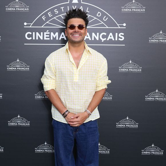 Kev Adams au photocall de la cérémonie de clôture de de la 5ème édition du Festival du Cinéma Français & Gastronomie (7ème art et gastronomie), à à Aix-les-Bains, France, le 6 juin 2026. © Denis Guignebourg/Bestimage