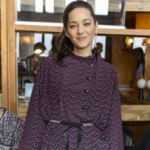 Marion Cotillard au photocall du défilé croisière Chanel 2024-2025 à la Cité radieuse à Marseille, France, le 2 mai 2024. © Olivier Borde/Bestimage