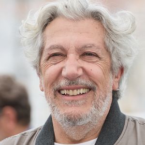 Voilà une magnifique nouvelle pour la famille d'Alain Chabat.

Alain Chabat - Photocall du film "L'Amour Ouf" (Beating Hearts / Compétition) lors du 77ème Festival International du Film de Cannes 
© Moreau / Jacovides / Bestimage