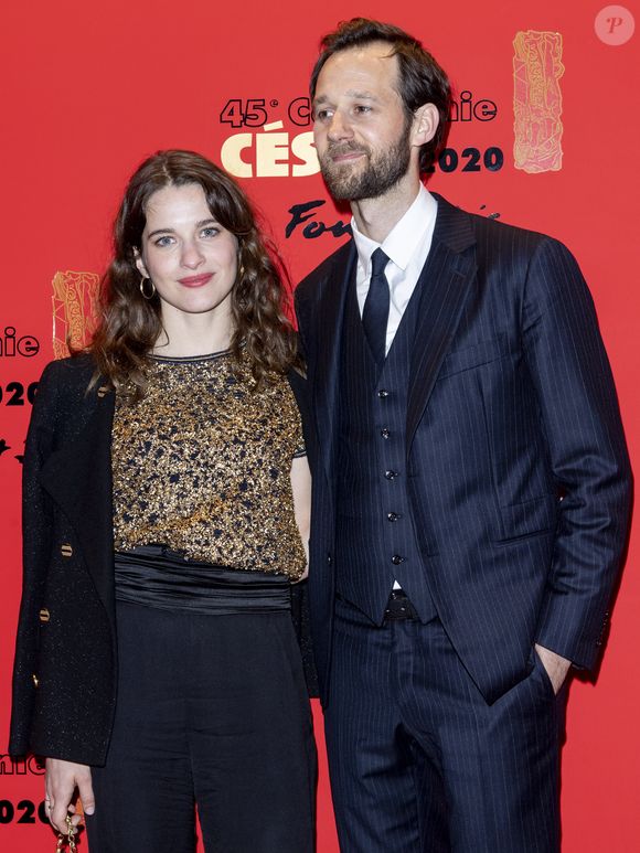 Benjamin Lavernhe (en Hermès / Louboutin) et Rebecca Marder (en Chanel) - Photocall du dîner de la 45ème cérémonie des César au Fouquet’s à Paris. Le 28 février 2020
© Pierre Perusseau / Bestimage
