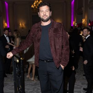 Un écho à sa vie personnelle, puisque le chanteur de 40 ans a pris un tout nouveau départ, comme il l’a confié aux journalistes de "Nice Matin."

Exclusif - Claudio Capéo - Global Gift Gala Paris à l'hôtel Four Seasons George V à Paris le 8 novembre 2025. © Cyril Moreau/Bestimage