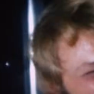 A la fin du clip, Johnny Hallyday apparaît

Une image de Johnny Hallyday dans le clip "Appelle-moi Johnny", nouvelle chanson de Pascal Obispo en hommage à Johnny Hallyday sortie le 15 juin 2025, date d'anniversaire du Taulier et jour de la fête des Pères