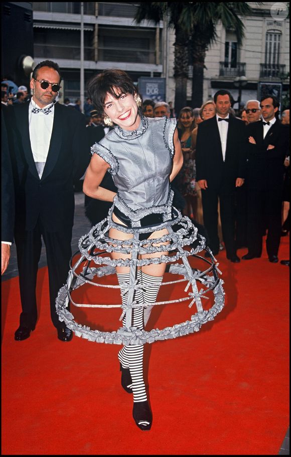 Lio sur les marches du festival de Cannes en 1993. © Angeli-Rindoff / Bestimage