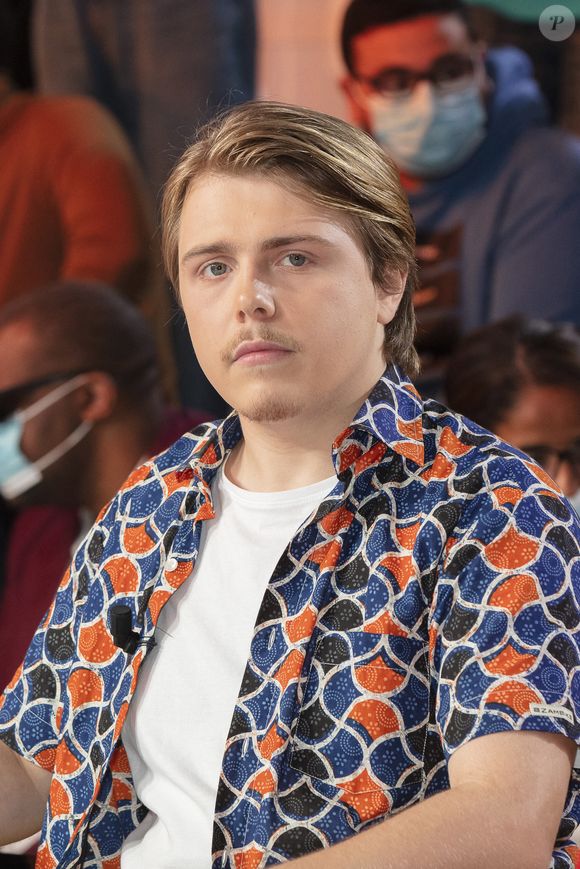 Exclusif - Louis Boyard - L'émission TPMP (Touche pas à Mon Poste) diffusée en direct le 31 Aout 2021 sur C8, en présence de Jean-Pierre Pernaut venu presenter son magazine "Au Coeur des Régions" (bimestriel) avec le soutien de son épouse Nathalie Marquay-Pernaut - Paris le 31 Aout 2021 © Jack Tribeca / Bestimage