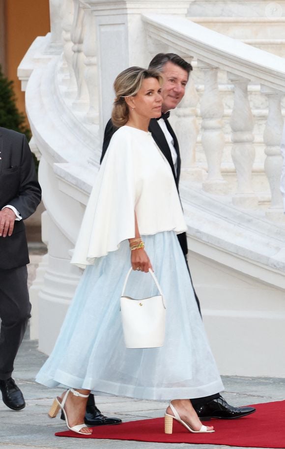 Christian Estrosi et sa femme Laura arrivant au dîner d'état en l'honneur de la visite du couple présidentiel français au palais princier à Monaco le 7 juin 2025.

© Dominique Jacovides / Bestimage