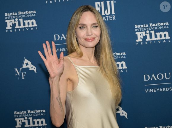 Le 5 février 2025, Santa Barbara, Californie, USA : Angelina Jolie assiste à la 40ème édition du Festival International du Film de Santa Barbara pour le 2025 Matlin Modern Master Award honorant Angelina Jolie. (Credit Image : © Billy Bennight/ZUMA Press Wire)