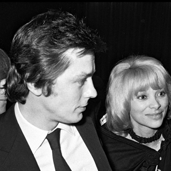 Nathalie Delon, Alain Delon, Mireille Darc et Michel Simon, lors de la première du film "Doucement les basses" en 1971. AGENCE / BESTIMAGE