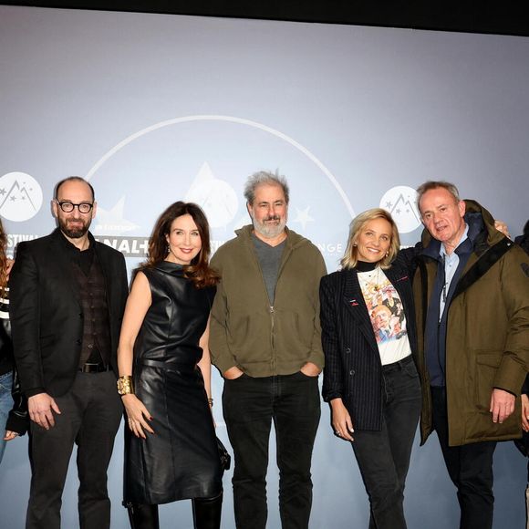 Le jury : Tom Leeb, Izïa Higelin, Ken Scott, Elsa Zylberstein (présidente du jury), Gustave Kervern et Noémie Saglio au photocall de la cérémonie d'ouverture du 28ème Festival International du Film de Comédie à l'Alpe d'Huez le 13 janvier 2025.

© Dominique Jacovides / Bestimage