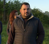 Guillaume (L'amour est dans le pré) avec ses prétendantes Margot et Noémie. M6.