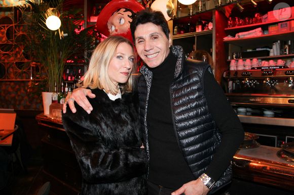 Exclusif - Jean-Luc Lahaye et sa compagne Paola lors d'une soirée de rencontre et de dédicace avec Alain Dopouridis au restaurant Lou Pitchoun's à Paris le 12 mars 2025.

© Philippe Baldini / Bestimage